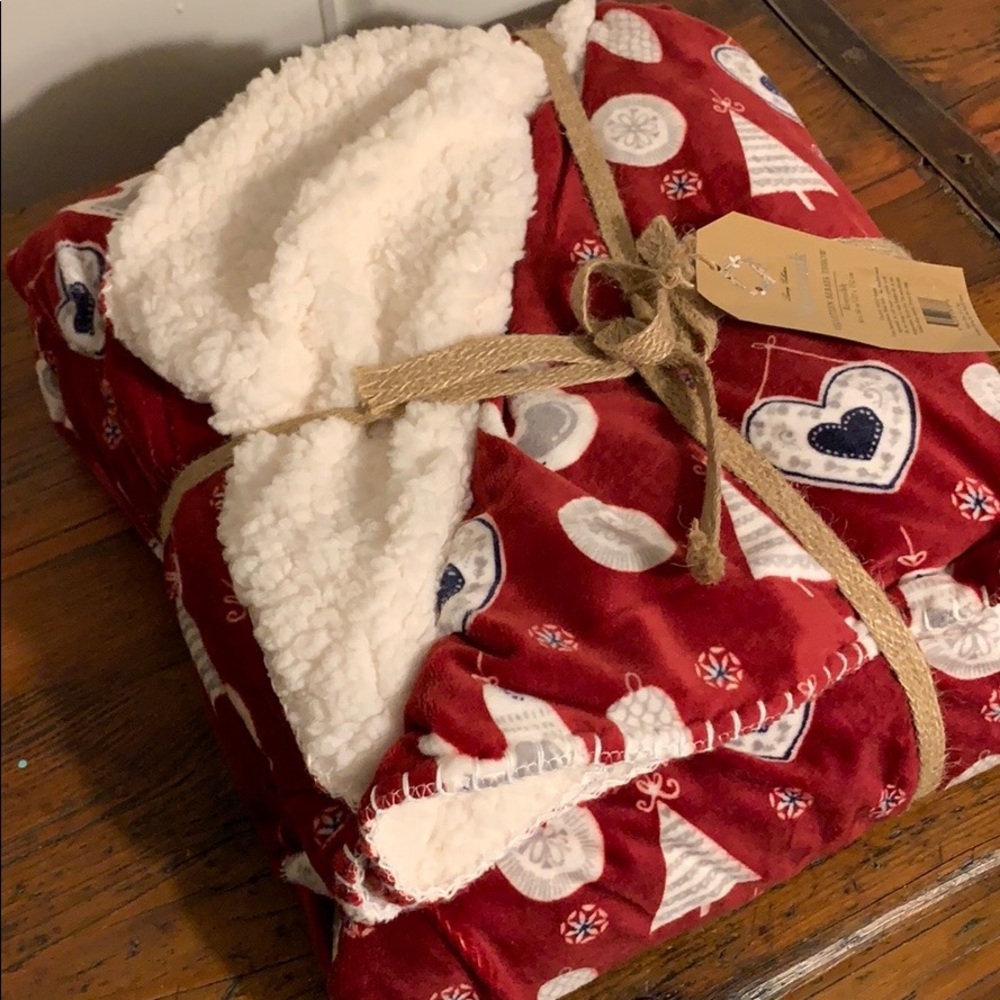 Red, Navy & Gray Throw ❤️